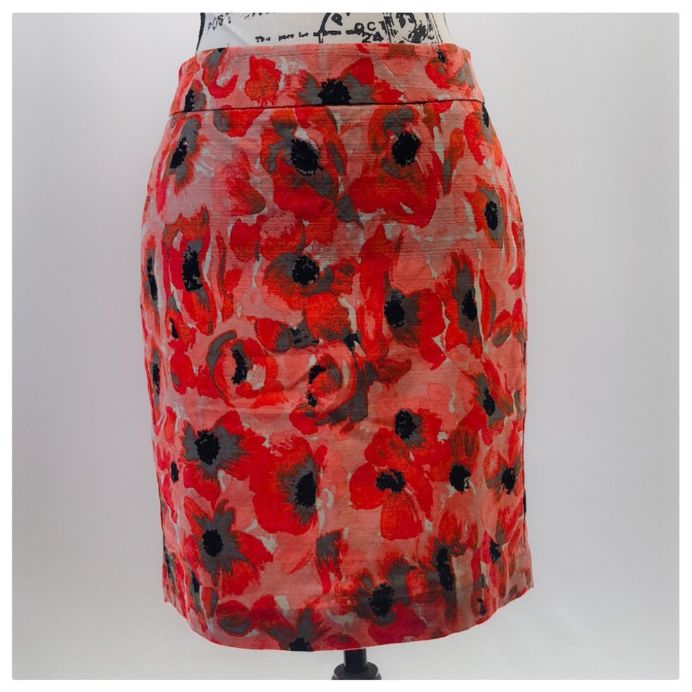 💕Beautiful Ann Taylor Mini Skirt Floral Print💕 - Picture 4 of 8
